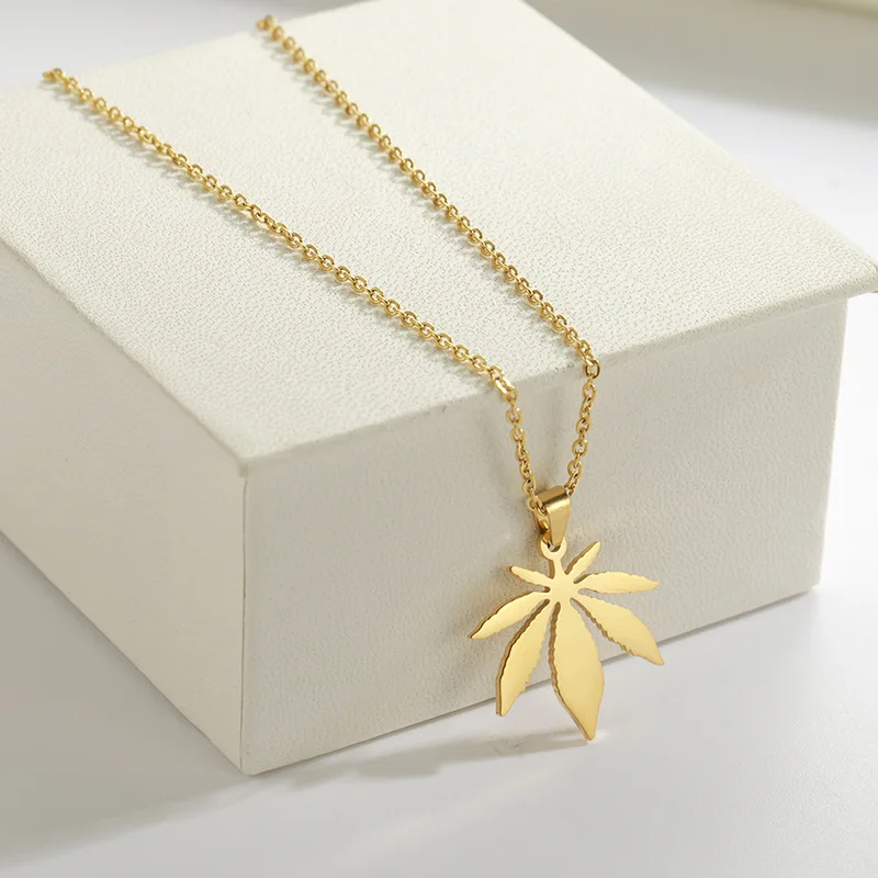

Rinhoo Stainless Steel Necklace For Women Men Fashion Maple Leaf Choker Pendant Necklaces Couple Engagement Party Jewelry Gifts