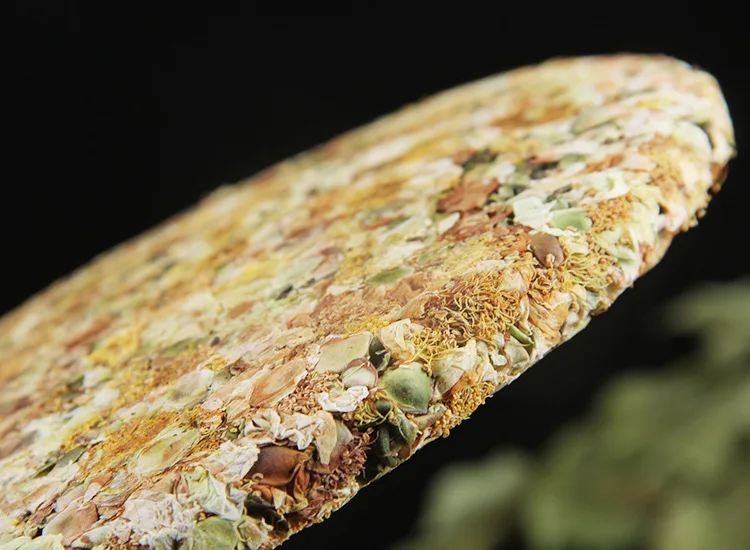 

Lincang Raw Pu-erh Tea Daxueshan Remote High Mountain Flower Flavour Sheng Pu-erh Cha Tea 357g