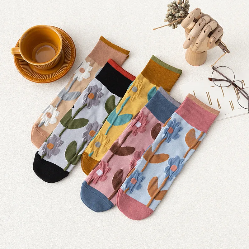 

Women Medium Tube Socks Autumn New Women Version Pure Cotton Versatile Lovely Retro Flore Round Toe Socks