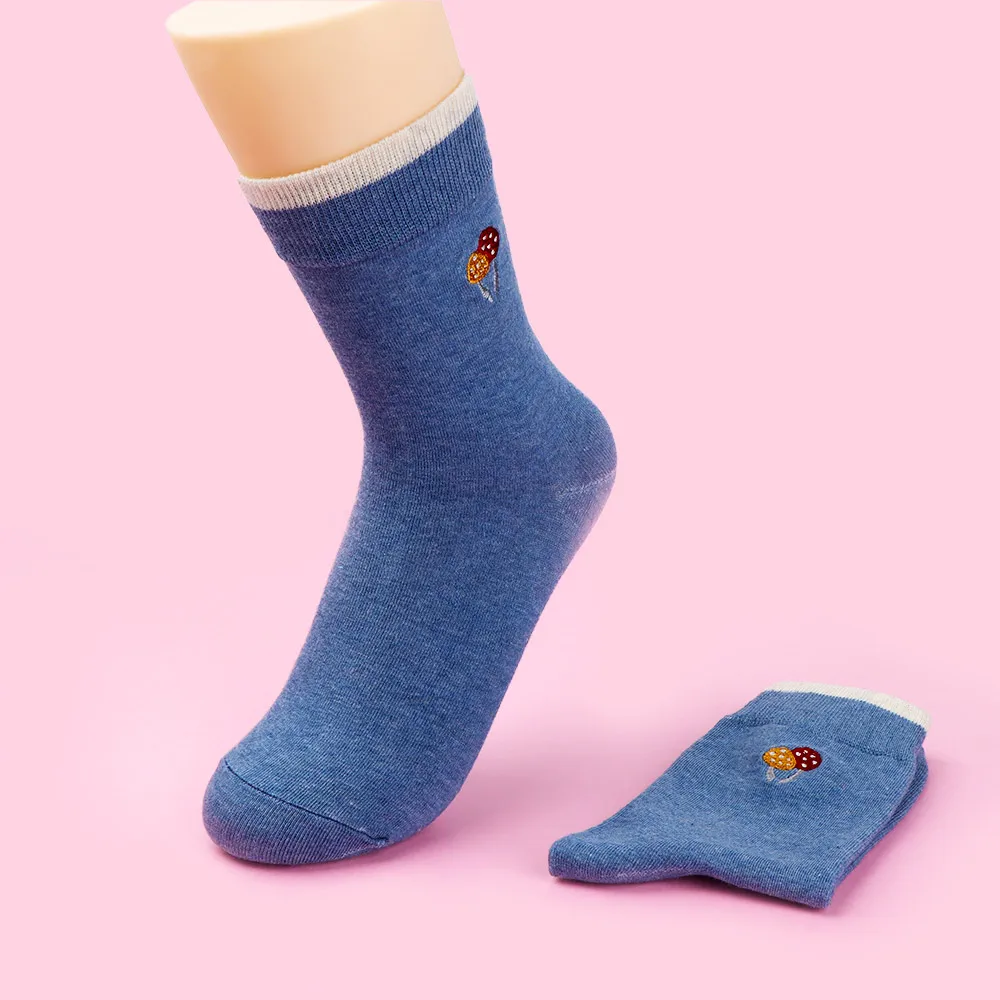 Новые женские носки средней длины с вышивкой в Корейском стиле забавные осенне