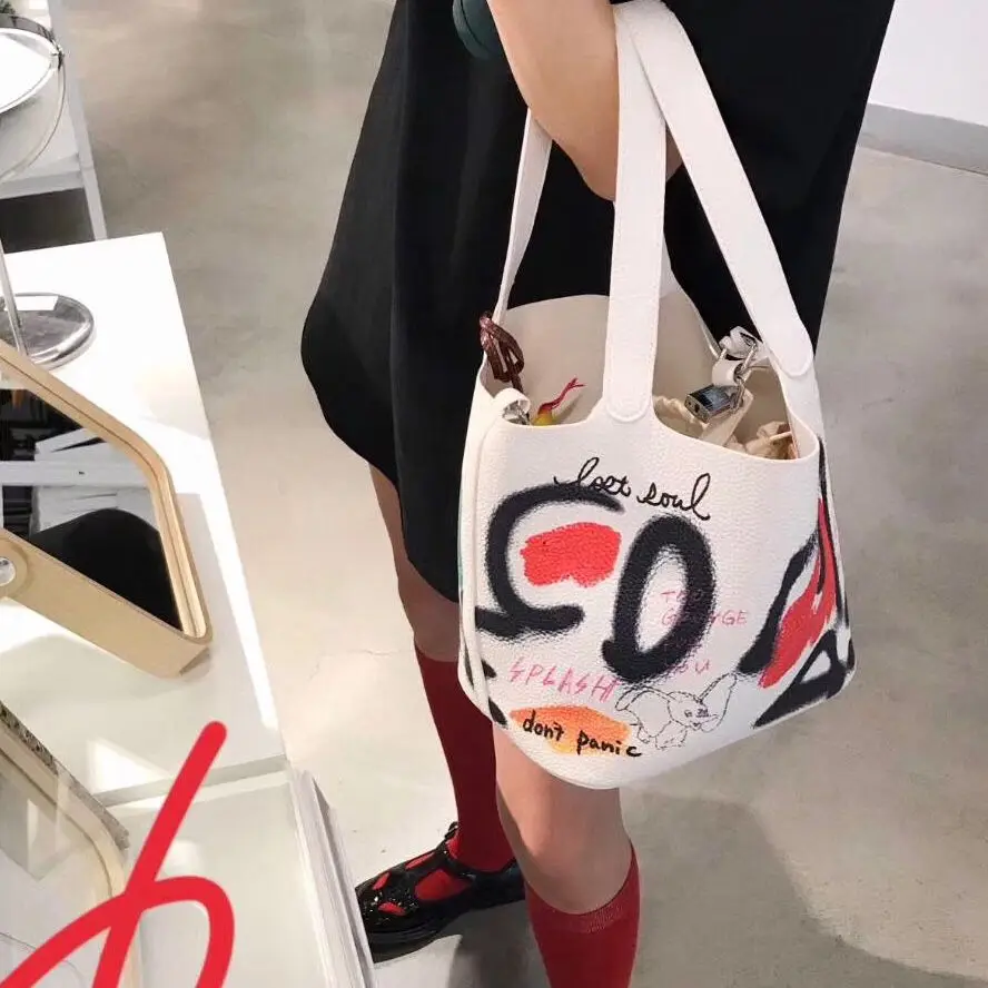 

Luxury Graffiti Women Handbag Famous Brand Lady Lock Bags Female Handbag Bucket Shopping Bags
