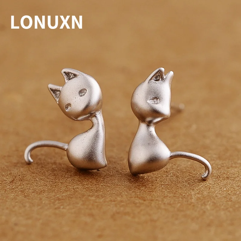 

Женские серьги-гвоздики из серебра 925 пробы с матовой поверхностью