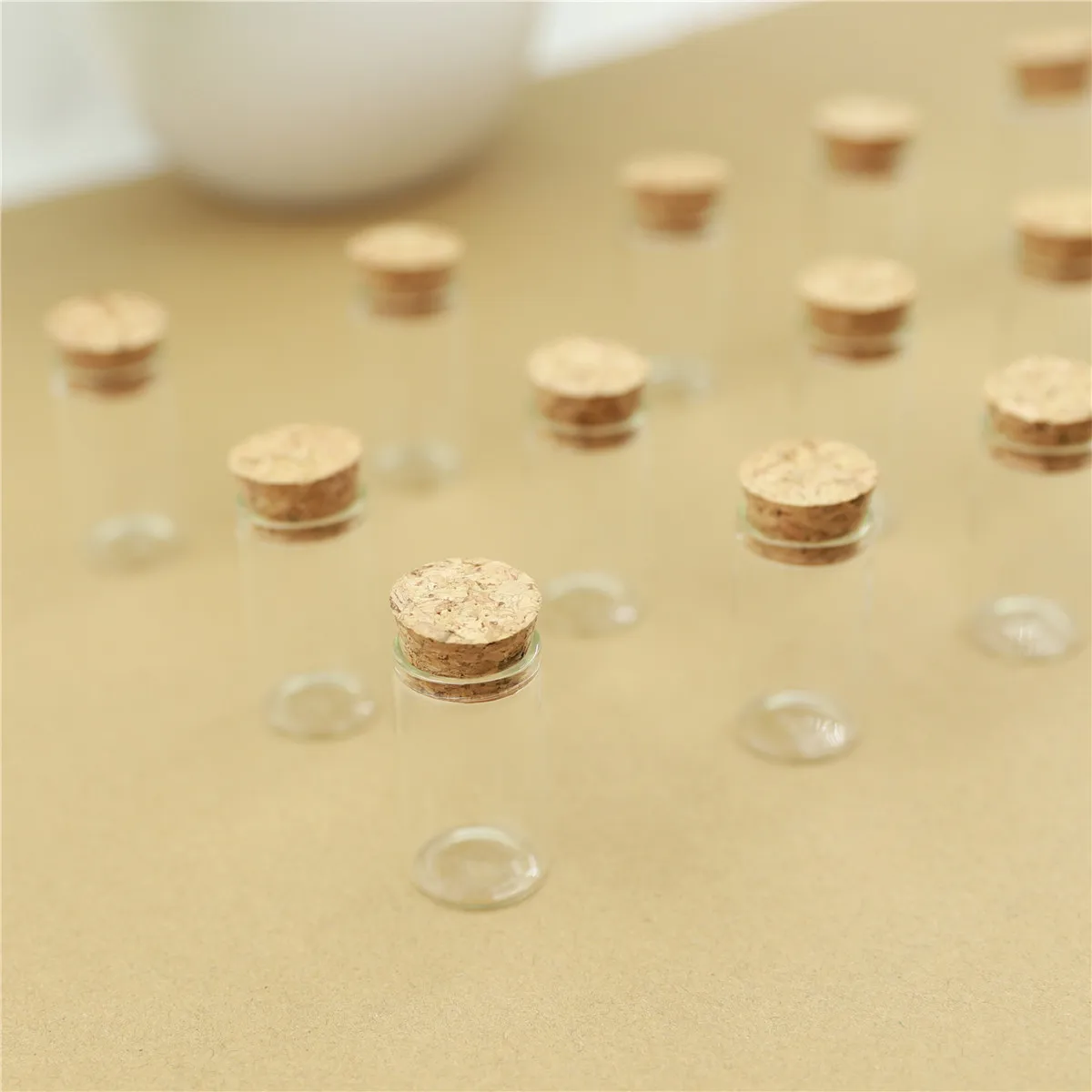 

100pcs/lot Mini Glass Bottle 22*40mm 8ml Test Tube Cork Stopper Spice Bottles Container Small DIY Jars Vials Tiny Bottles glass