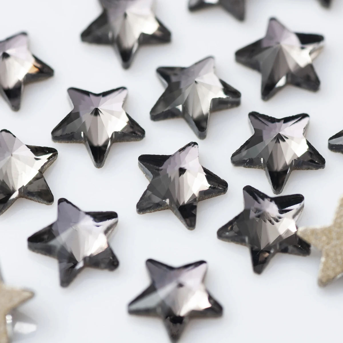100 шт. Strass 5 мм New Star Форма Б ез исправлений для ногтевого дизайна с плоской задней