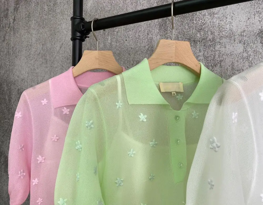 Женская блузка с отложным воротником и коротким рукавом цветочной вышивкой