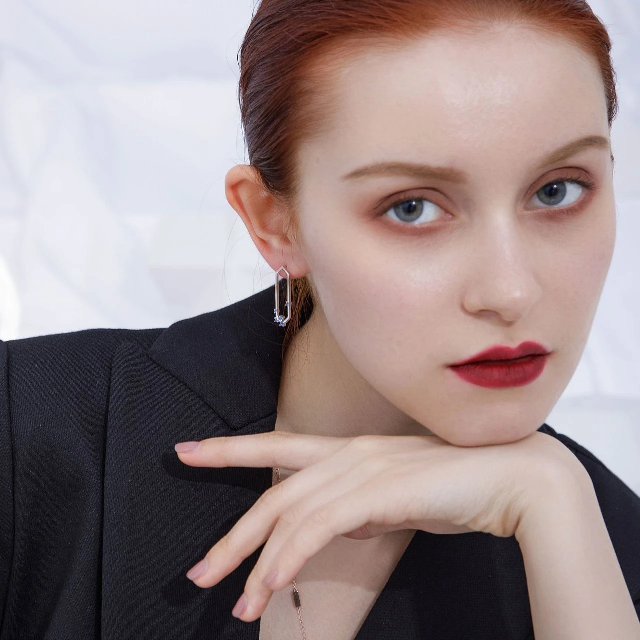 

Diamond earrings earrings simple atmosphere style fashion trend Korean version of electroplating K gold HM018