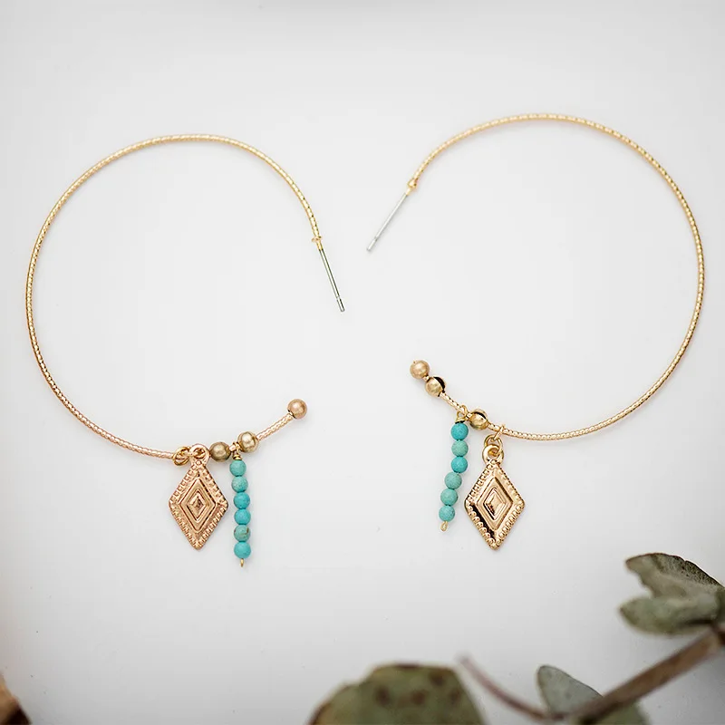 Большой эффектный золотой обруч серьги камень бисером женские обручи для