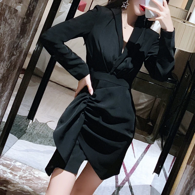 Женское атласное платье Max Spri черное официальное с длинными рукавами и v-образным