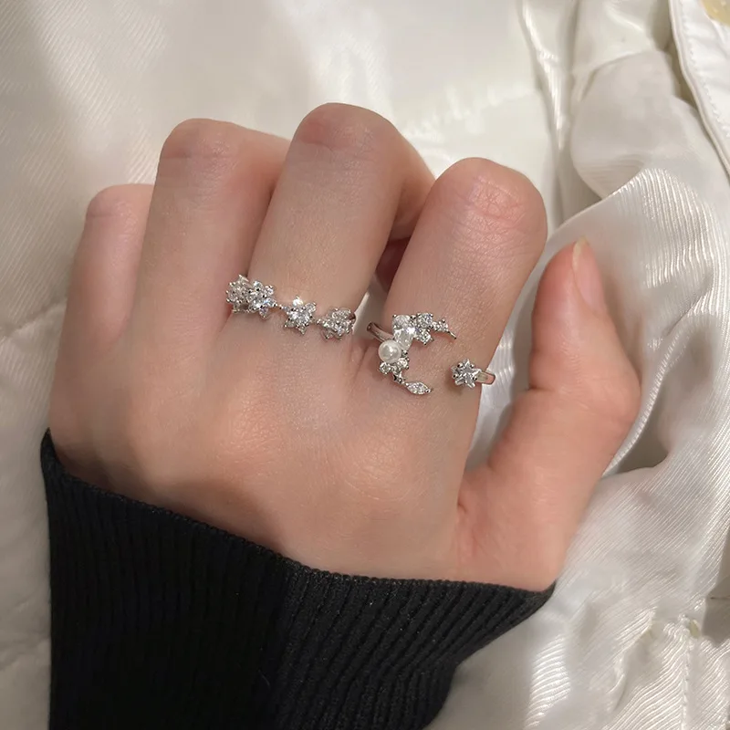 

Женское кольцо из серебра 925 пробы, с цирконом