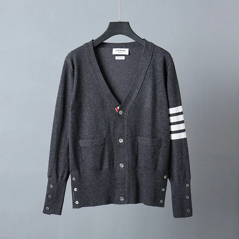 

2021 Fashion Brand Sweaters Men Slim Fit V-Neck Cardigans Clothing Striped Cotton Wool Spring and Autumn Casual Coat
