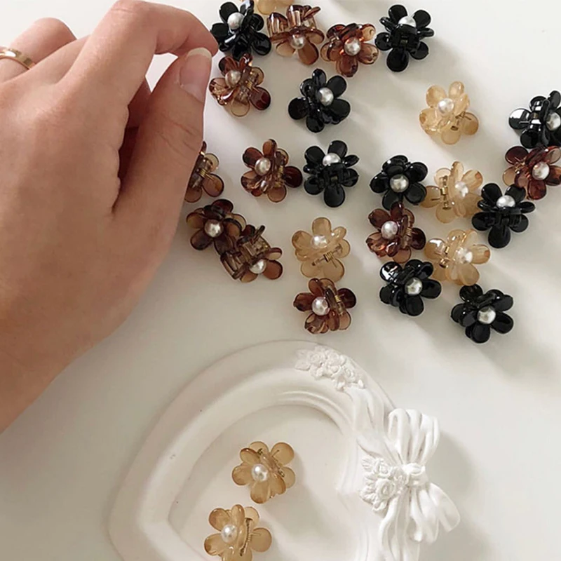 

Korean Sweet Mini Flower Pearl Hairpins Women Girls Hair Claw Barrettes Hair Crab Clips Styling Make UP Tool Hair Accessories