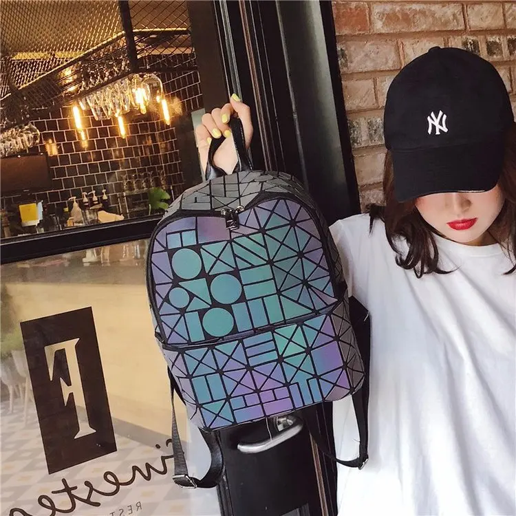 

Laser Luminous Irregular Triangle Sequin Backpack for Women Holographic Rucksack Female Backbag For Teenage women bag