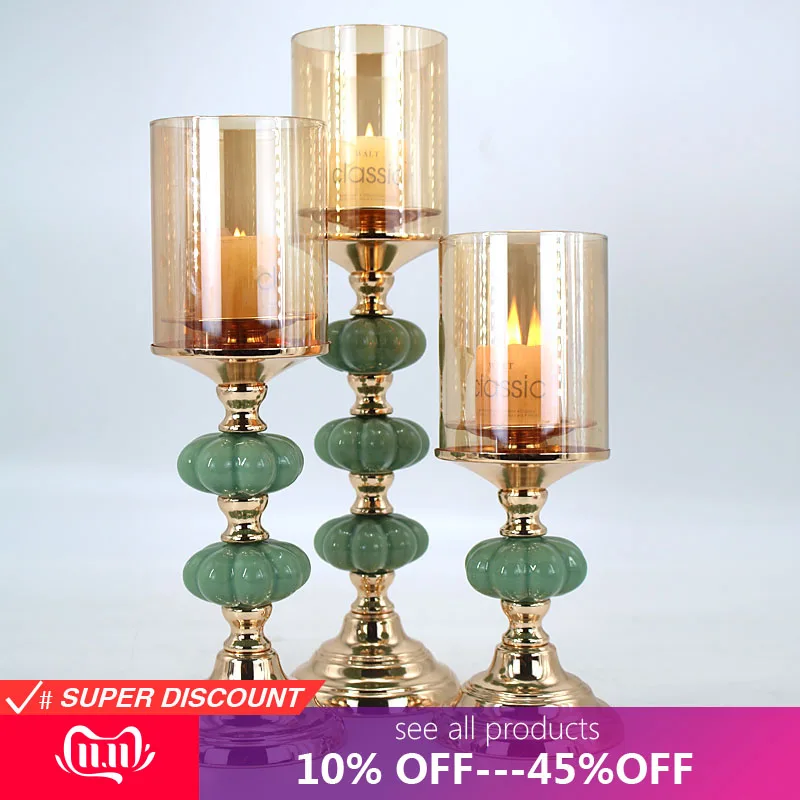 Золотой подсвечник в современном стиле с зелеными металлическими Подсвечниками