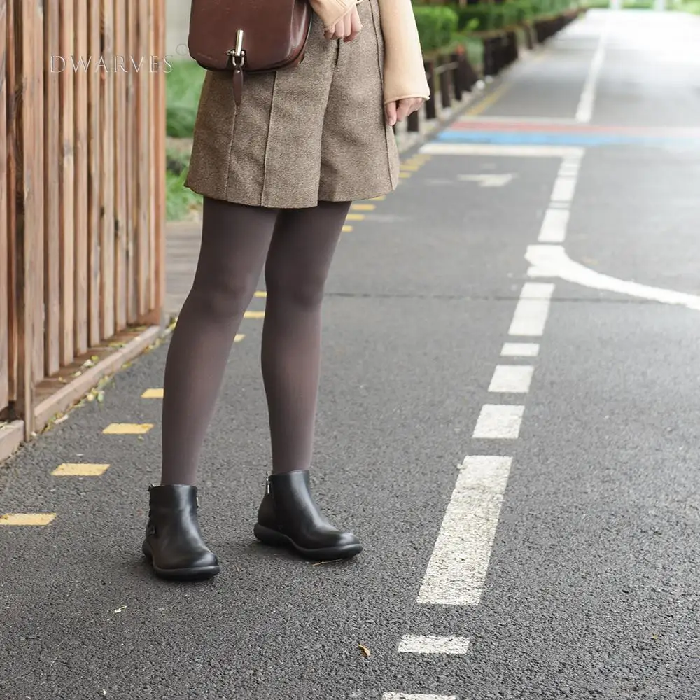 

Womens Retro Leather Short Boots for Winter Round Toe Ankle Boots Black/Blue