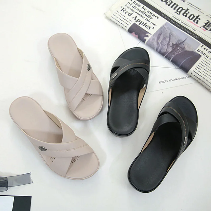 Шлепанцы женские на танкетке 4 см пляжные сандалии Повседневная модная мягкая