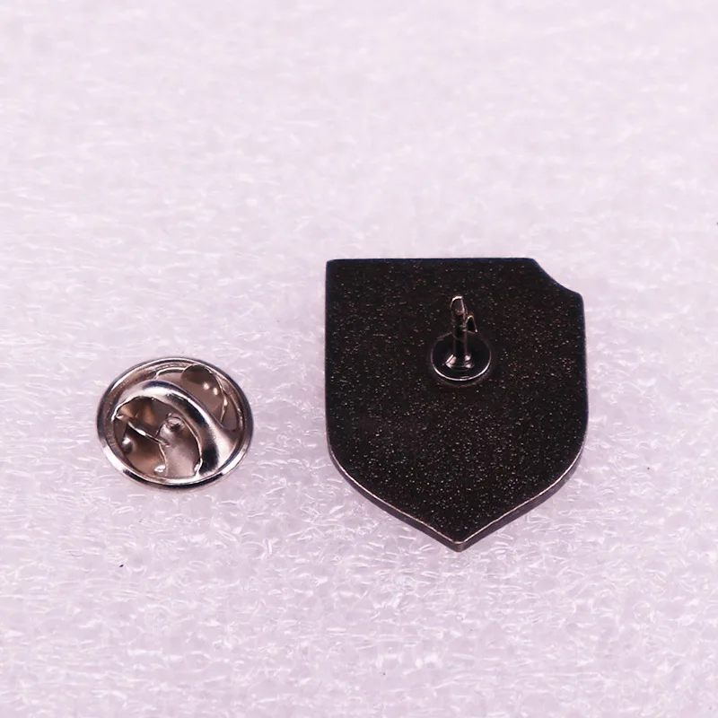 Винтажные броши в виде черного черепа и кинжала времен 2 мировой войны немецкие