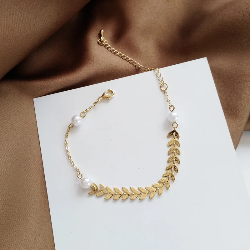 

New Simple Summer Leaf Bracelet Gold Color Pearl Bracelet for Female Students with Daily Party Jewelry Birthday Gift