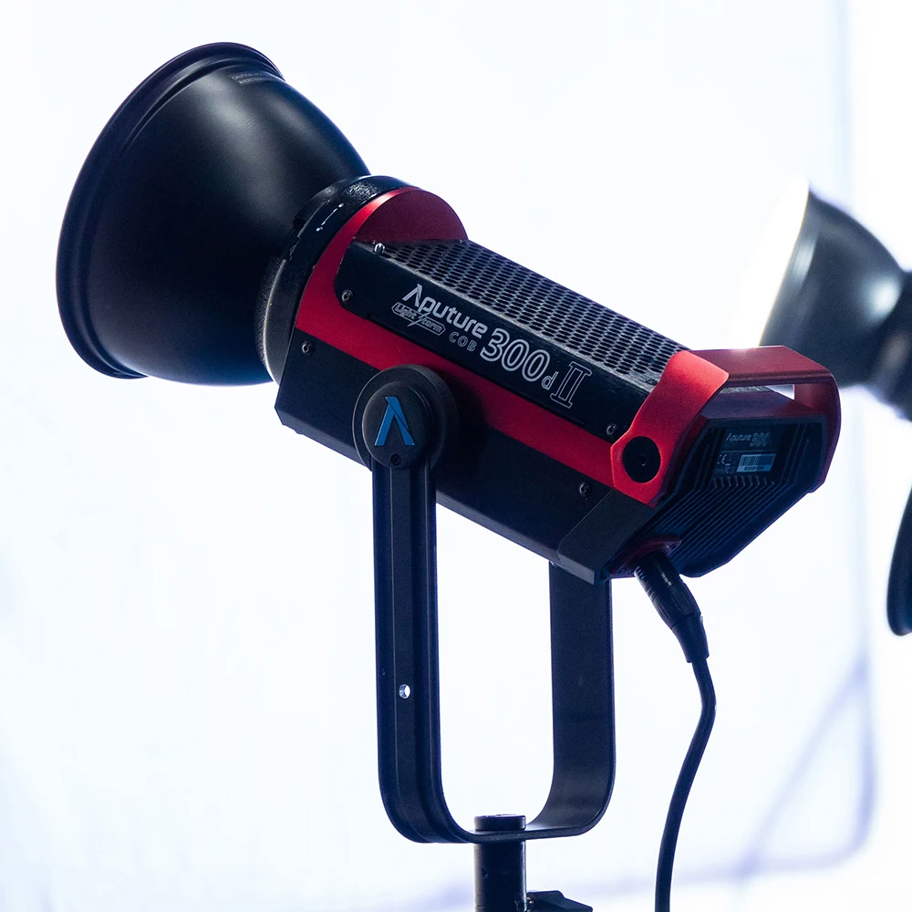 Aputure Light Storm COB 300D II Светодиодный осветитель C300d Kit студийное освещение для