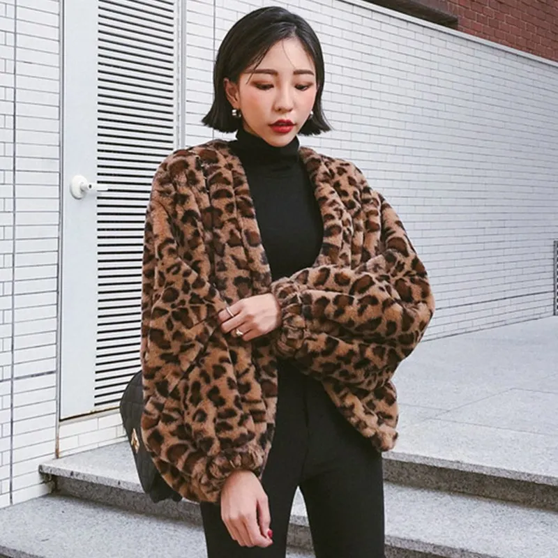 MUMUZI зимнее короткое стильное лохматое пальто женская теплая плюшевая куртка с