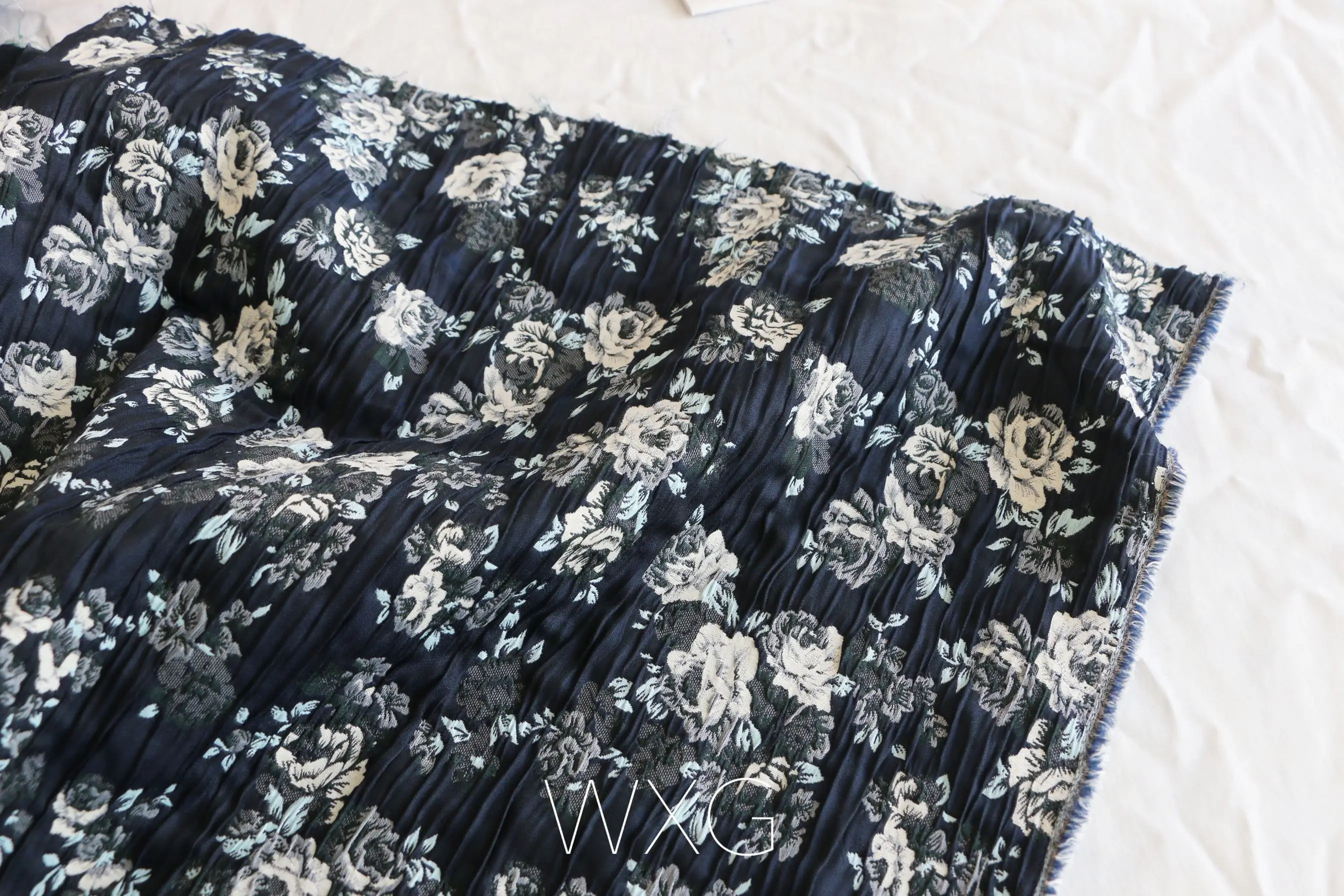 Винтажная двухсторонняя плиссированная жаккардовая модная ткань с розами для