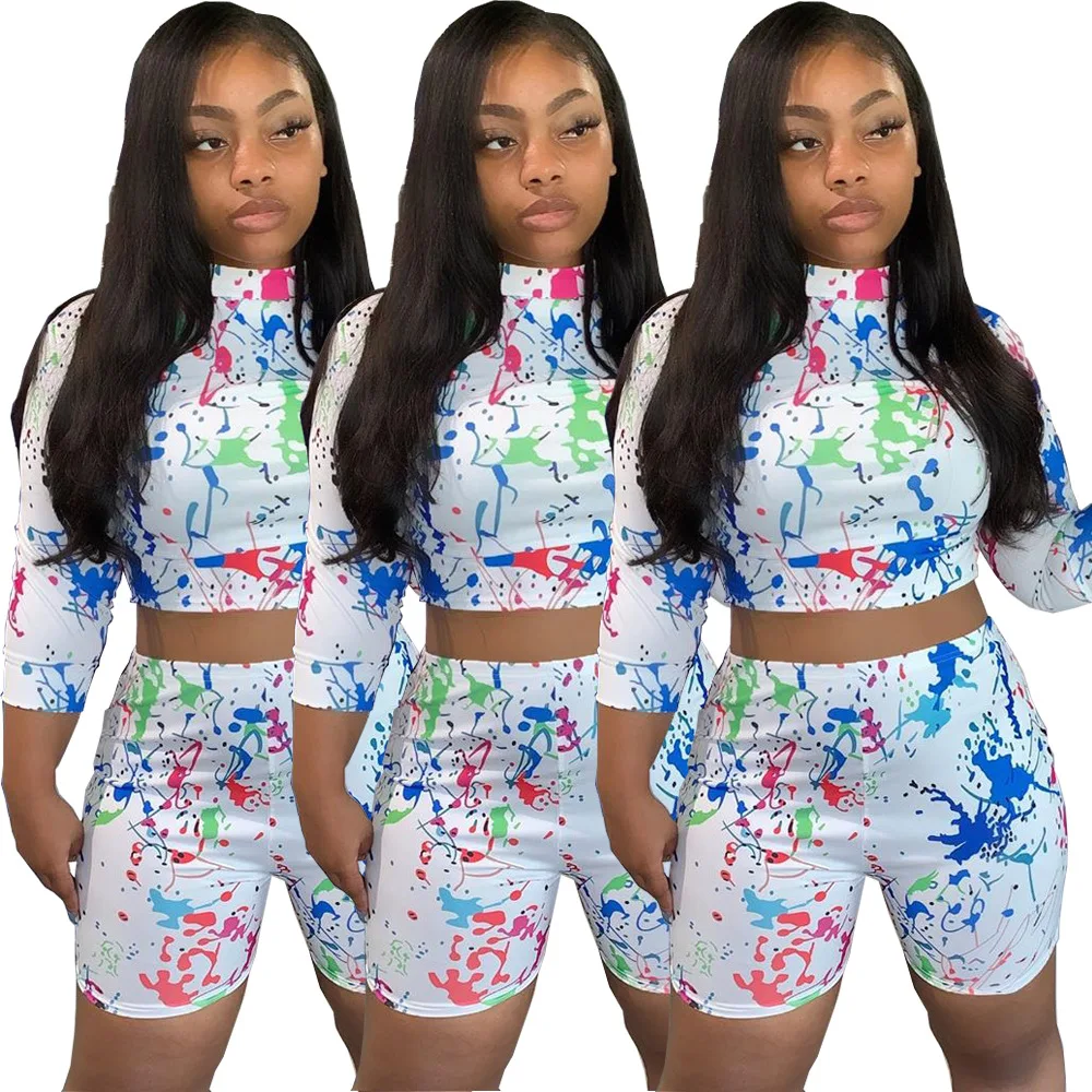 

The new fashion two-piece printed long-sleeved blouses and shorts casual sports suits for women's wear