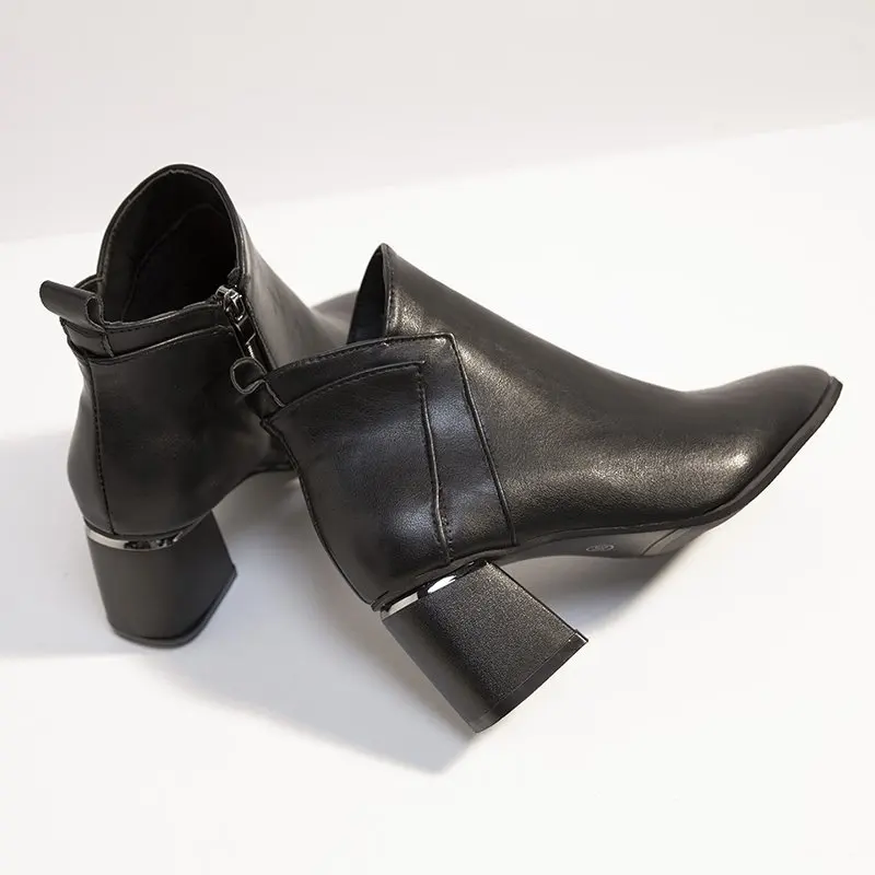 Ботинки Челси с острым носком женские короткие ботинки однотонные кожаные Martin