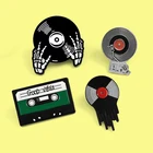 Эмалированная брошь с изображением виниловой записи CD граммофона