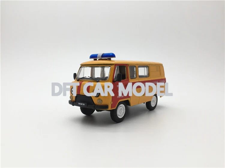 1:43 игрушечные машинки из сплава UAZ-452 модель автомобиля для детских игрушечных автомобилей авторизованный детский игрушечный автомобиль