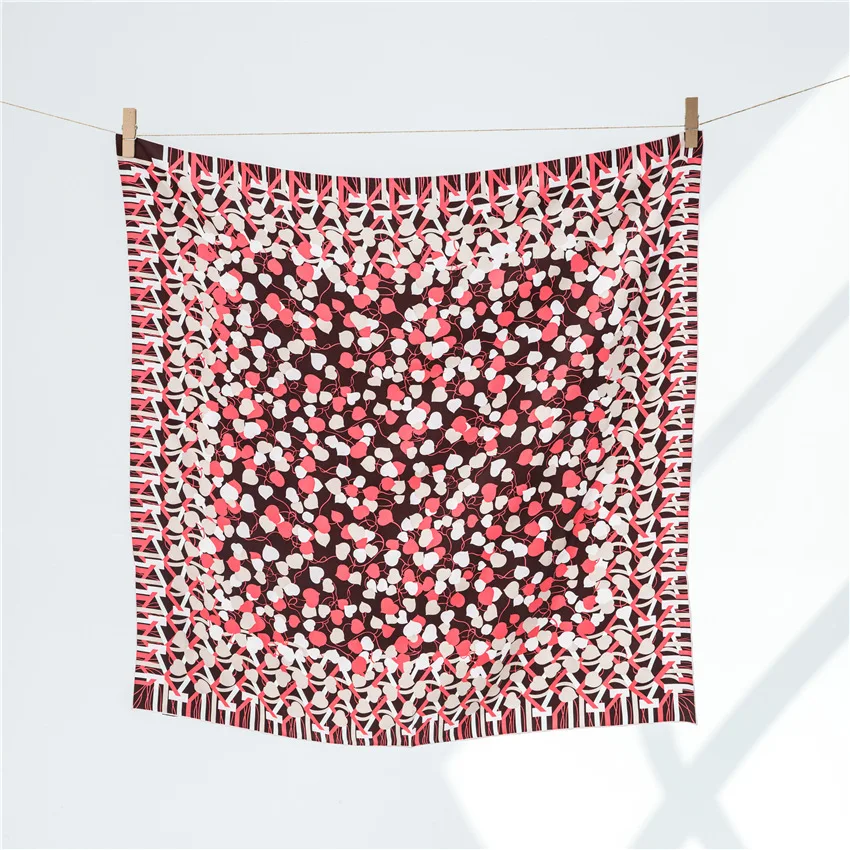 

90*90cm Ladies Fashion Silk Scarf Retro Love Printed Silk Square Scarf Silk High-end Scarf