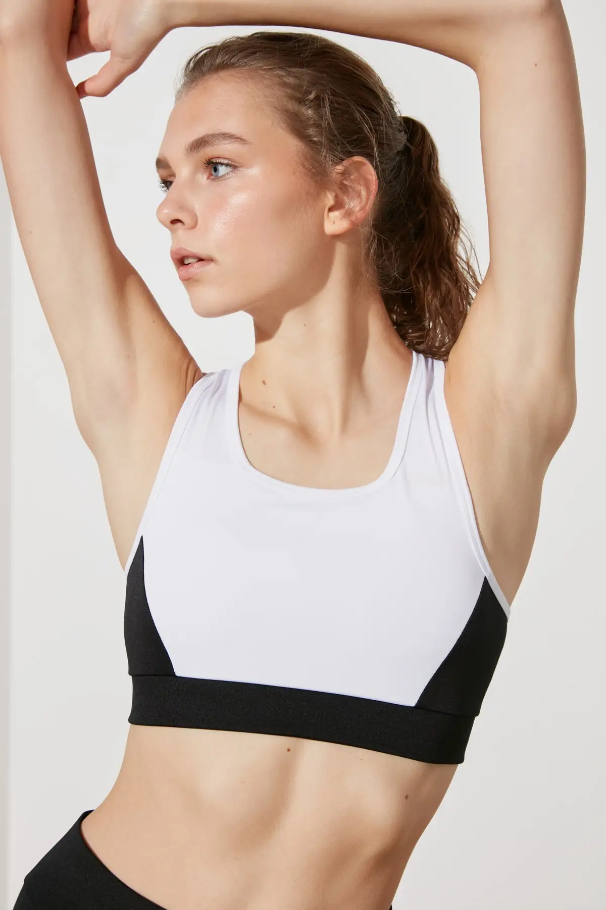 

Трикотажные спортивные топы TWOSS21SS0013