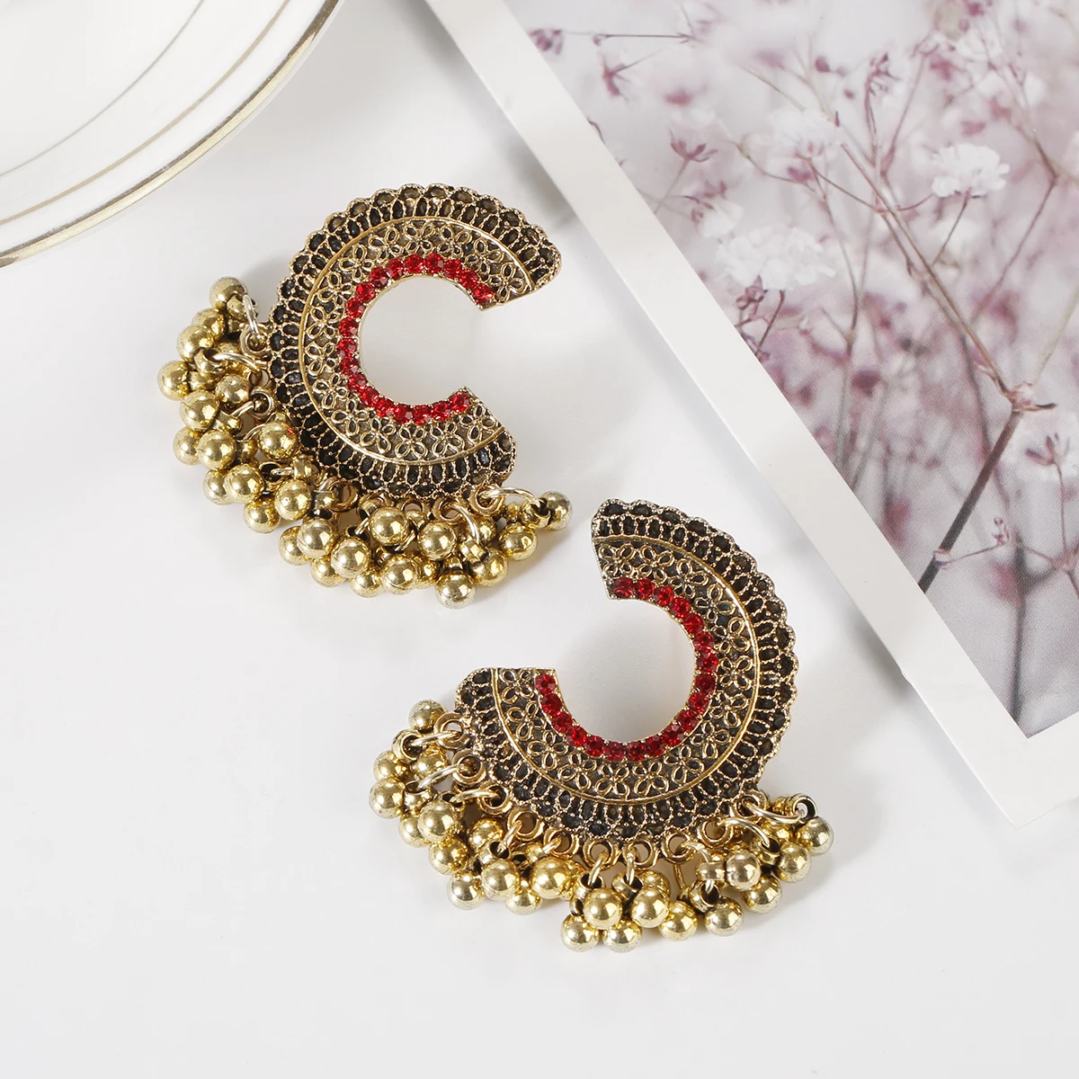 Новые Этнические женские серьги с красным цирконом индийские Jhumka модные