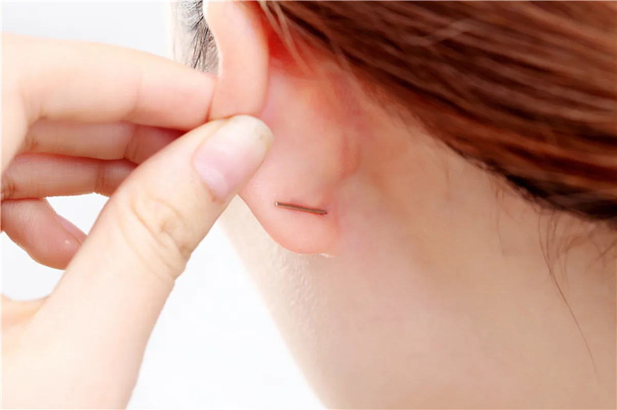 Серьги-Клипсы из натурального золота с бриллиантами 18 К | Украшения и аксессуары