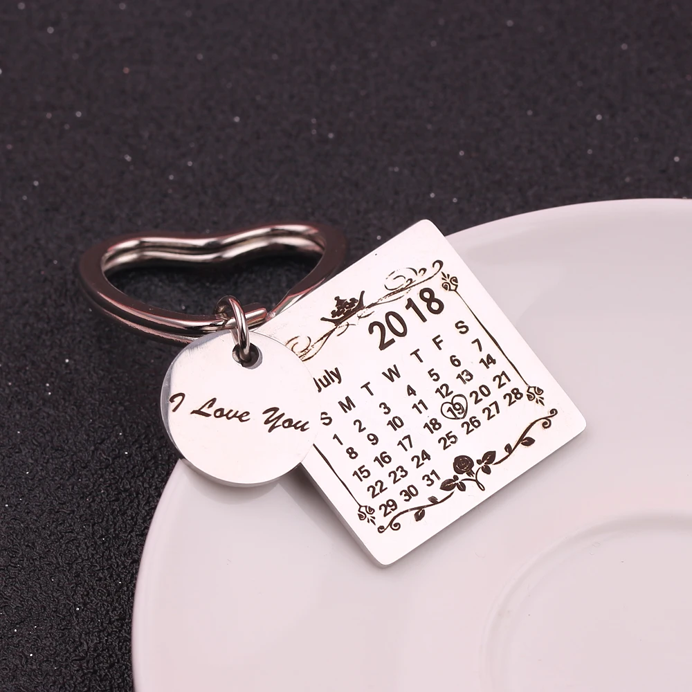 Брелок для ключей с календарём персонализированный подсветкой датой и сердцем