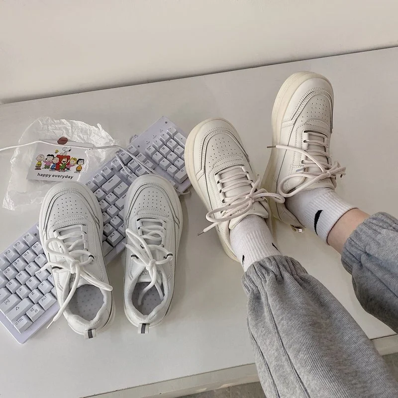 

Fashion White Split Leather Wome Sneakers White Shoes Lace Up Tenis Feminino Zapatos De Mujer Platform Women Casual Board Shoes