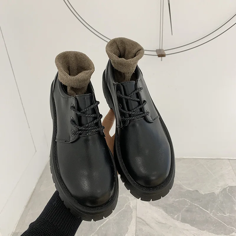 

New Flower Embroider Japanned Leather Shoes Women Lace Up Round Toe Derby Shoes Big Toe British Creepers Brogure Flats for Women