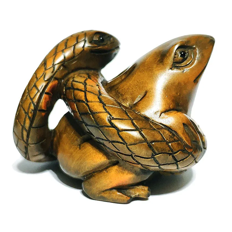 

Y6318 - 2'' Hand Carved Boxwood Netsuke: Frog and Snake