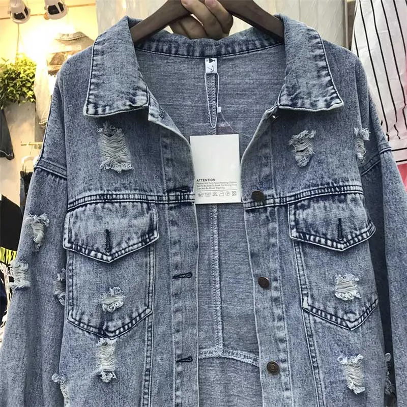 Женская джинсовая куртка с потертостями Короткая свободная из денима в стиле