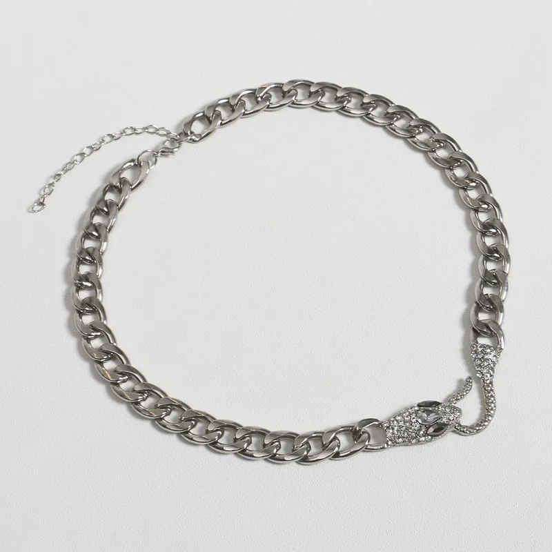 

Cuban Gun Black And White Snake Necklace For Men And Women Couples Clavicle Necklace