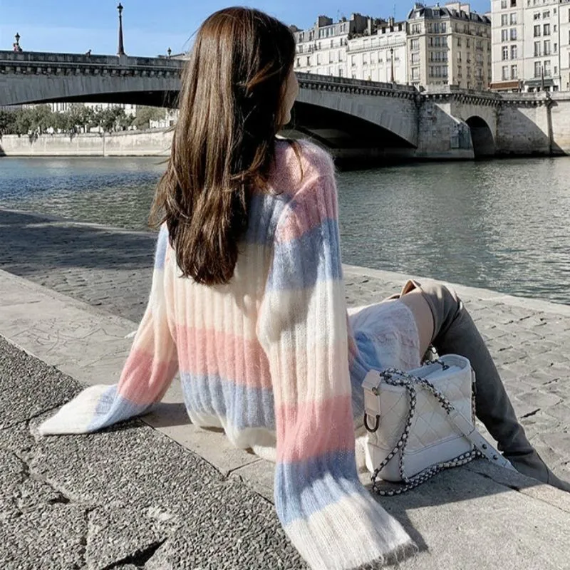 

Autumn Korean Sweet Cute Kawaii Girl Sweater Lazy Tender Girl Rainbow Stripes Loose Buttocks Offiec Lady All-Match Pullovers
