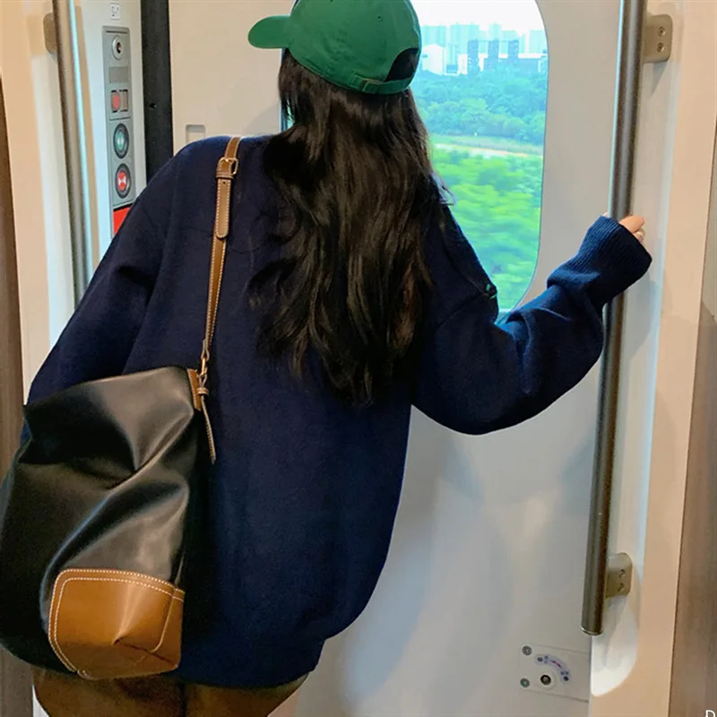 Пуловер женский с круглым вырезом Осень-зима 2021 | Женская одежда