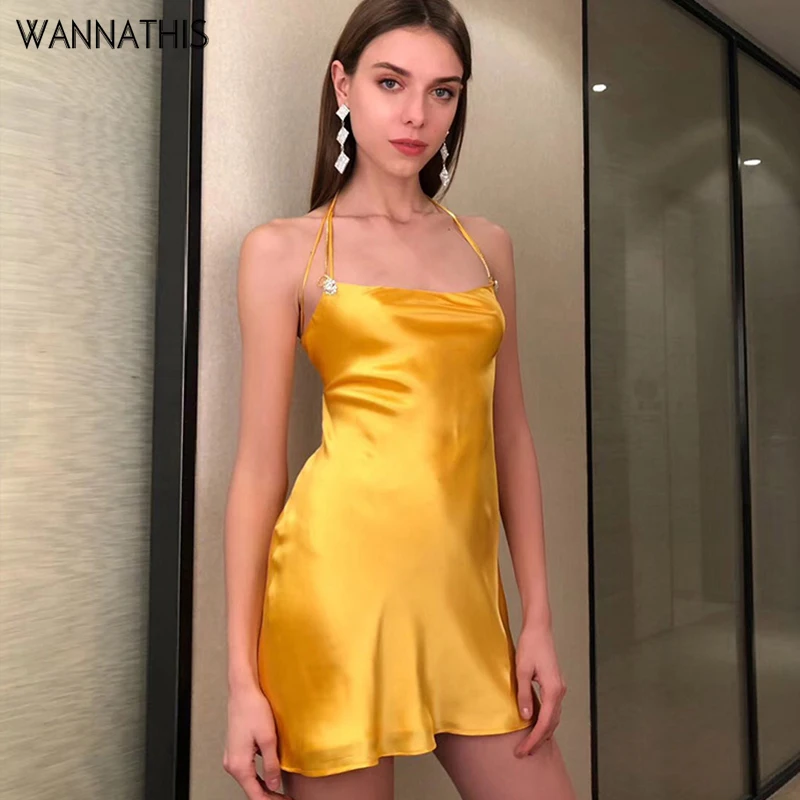 WannaThis/атласное мини платье на тонких бретельках с открытой спиной пикантные