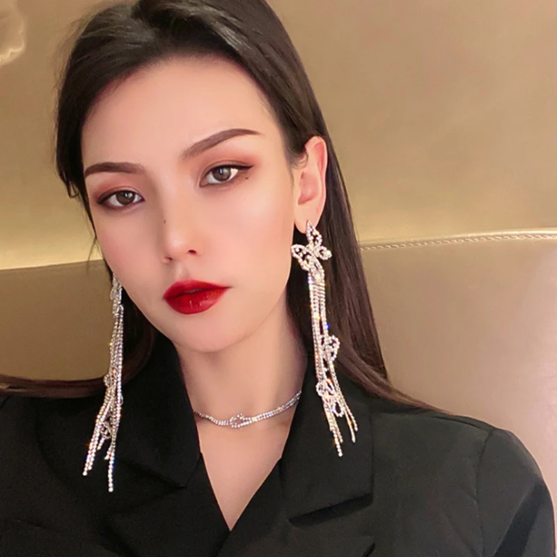 

Длинные висячие серьги Стразы с кисточками для женщин, большие висячие серьги с полыми бабочками и кристаллами, ювелирные изделия, аксессуа...