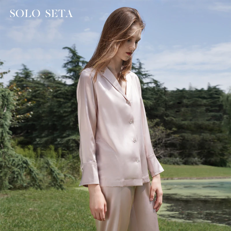 

★Ms Soloseta blockbuster, 25 meters of silk pajamas suit using swarovski crystal element