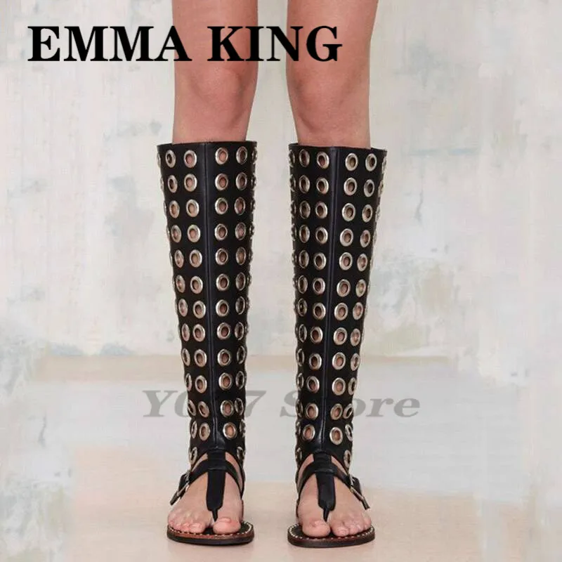 Женские сандалии гладиаторы с открытым носком на плоской подошве металлическим