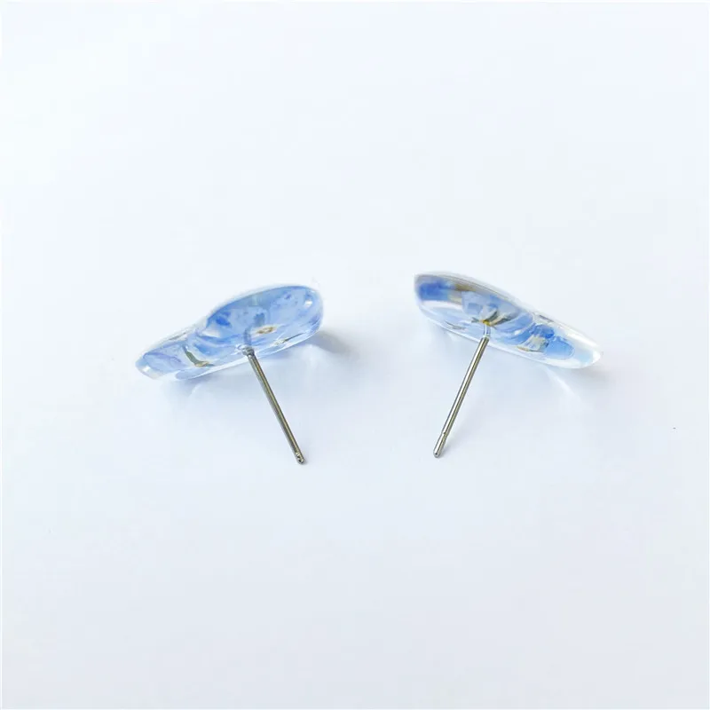 

New Epoxy Forget-me-not Stud Earrings Simple, Fresh Transparent Love Heart Shaped Dried Flower Earrings