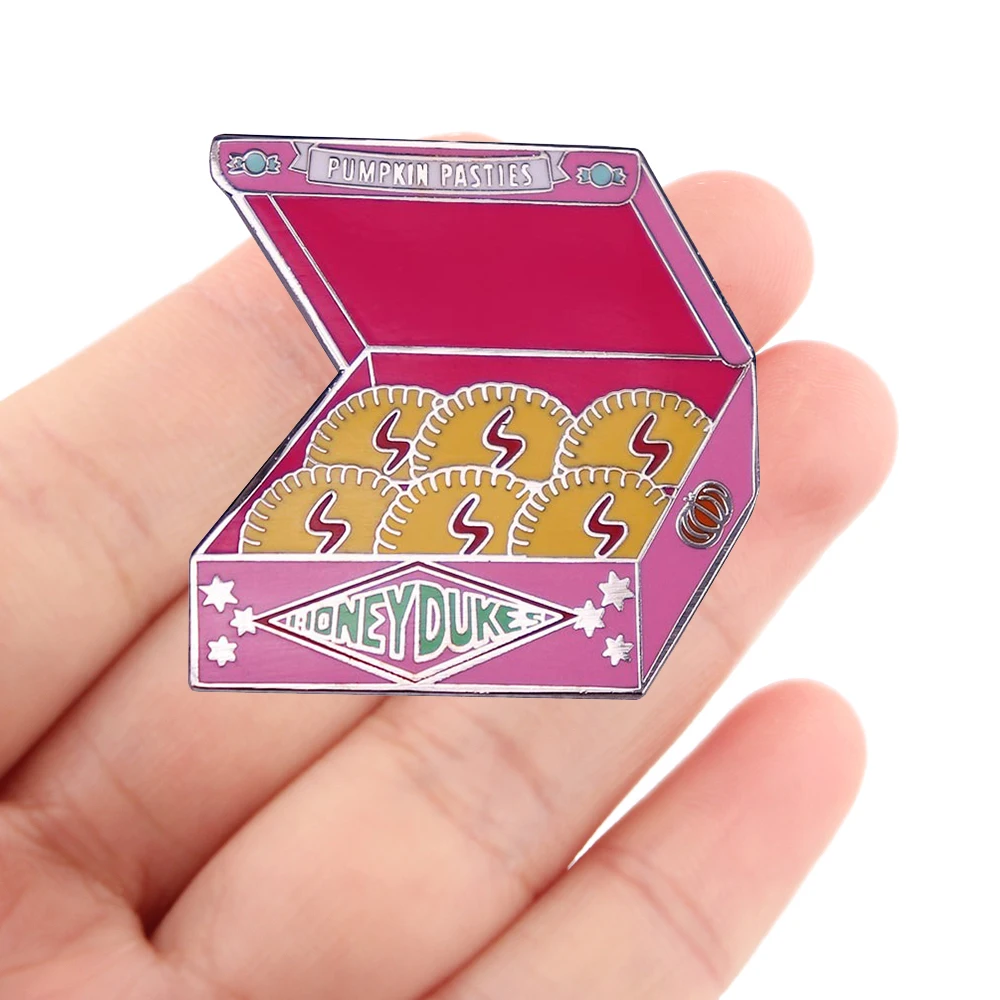 

DZ2195 Sweets Shop Pasties Jewelry Pins for backpacks Lapel Enamel Pins and Brooches for Woman Bags Badge Friend Kids for Gifts