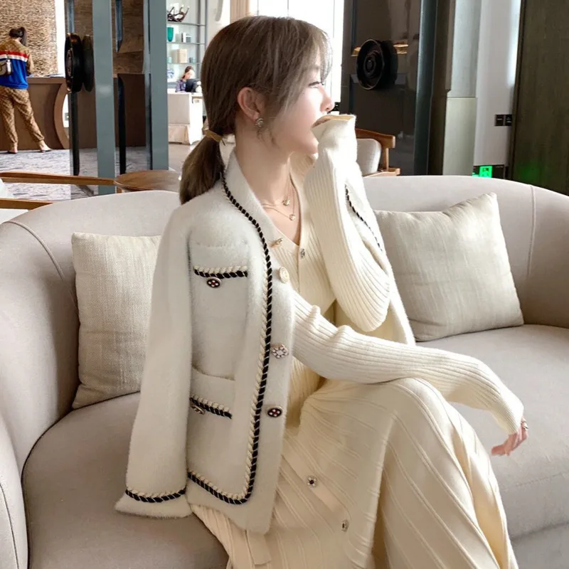 

2021 Autumn Coat Women Knitting Cardigan Long Sleeve Top Korean Fashion Women Clothing Knitted Sweater Round Neck Button Detail