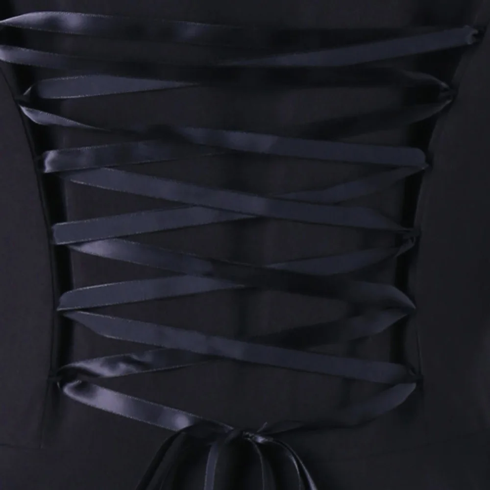 Женское пальто на шнуровке сзади длинное в готическом стиле с V-образным вырезом