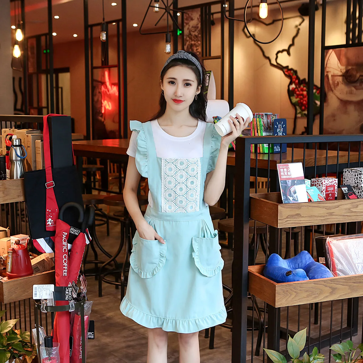 

Mani-pedis aprons for woman with pockets baking accessories Cute Princessapron girls apron maid apron for the Kitchen apron