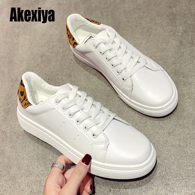 Кроссовки женские на шнуровке классические Вулканизированная подошва